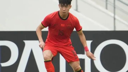 开云体育官方-董路：王钰栋脱衣是因为心里憋气，拜合拉木给他捣乱，被战术牺牲